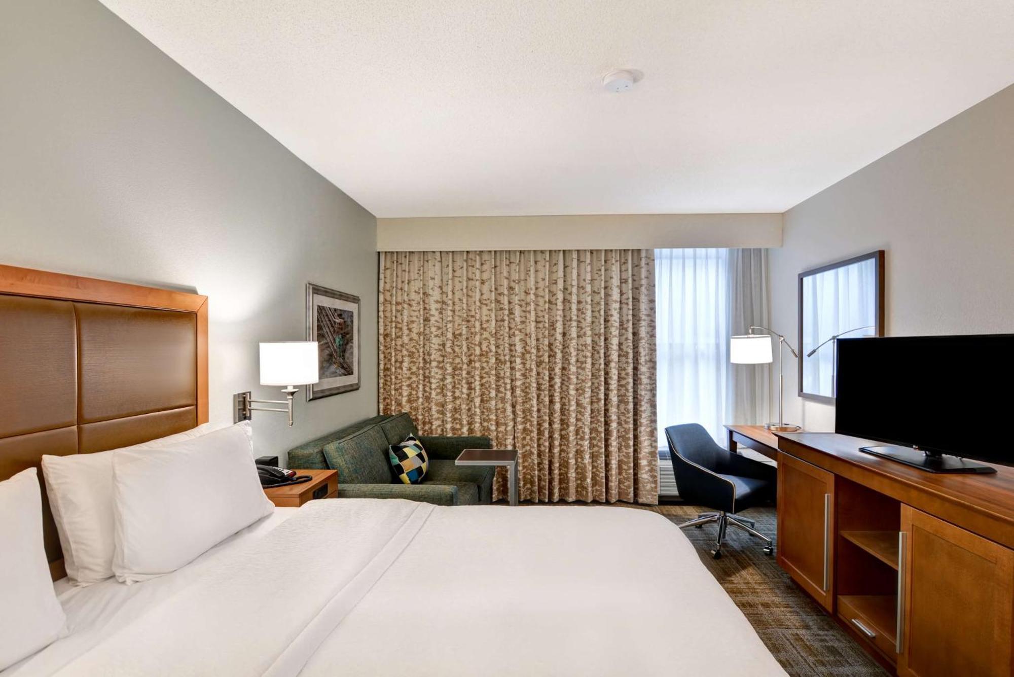 Hampton Inn State College Exterior photo