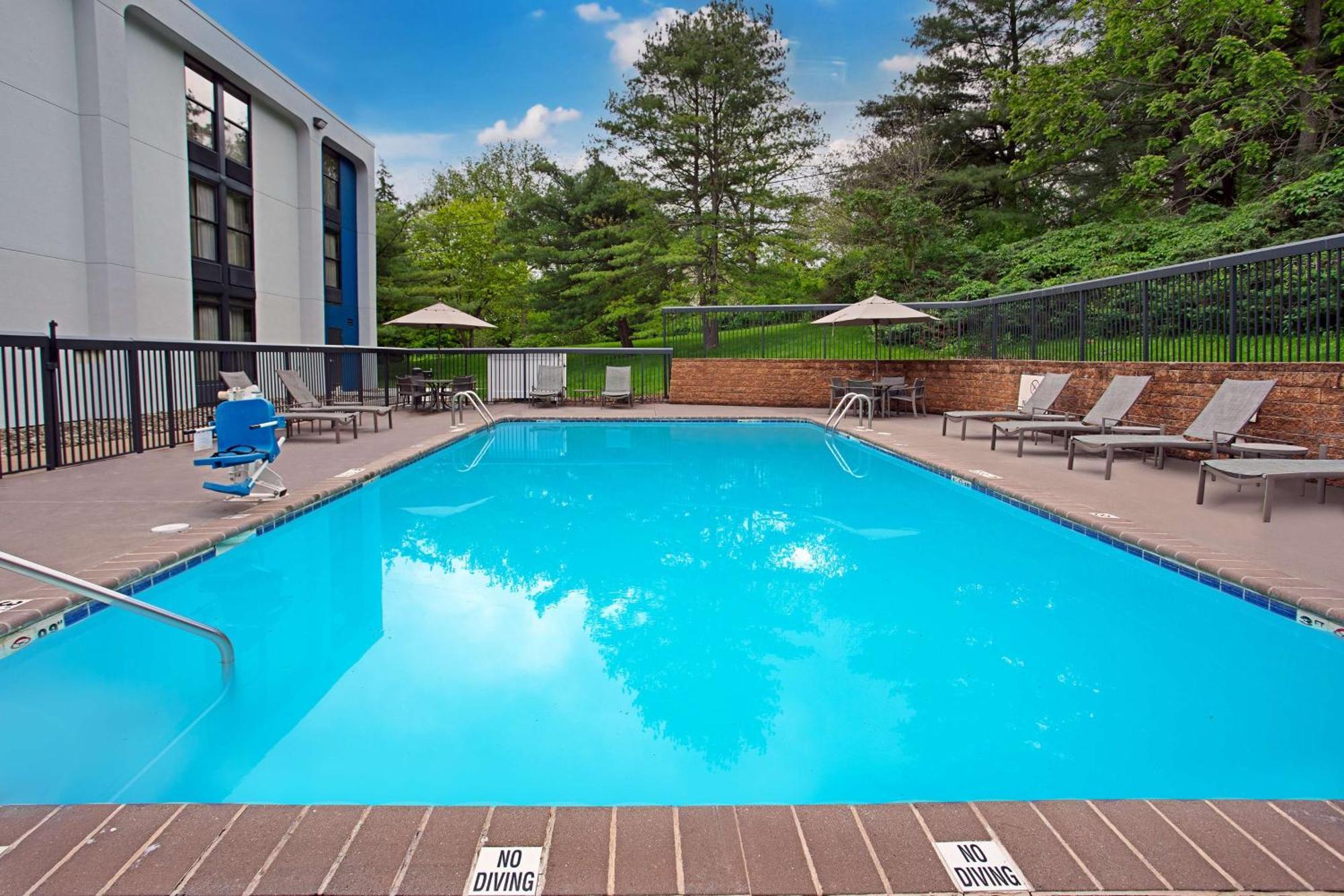 Hampton Inn State College Exterior photo