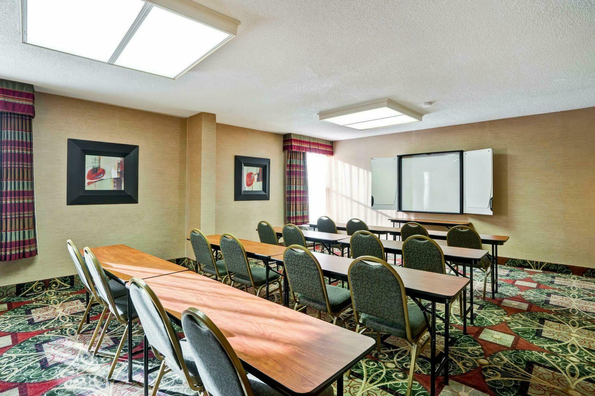 Hampton Inn State College Exterior photo